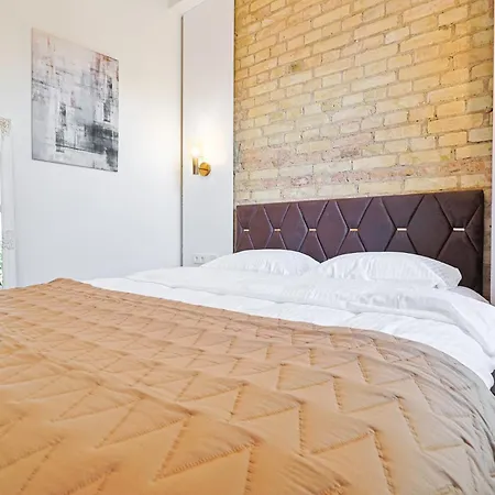 Cohost I Brand New Apt, W-ac In A Location *