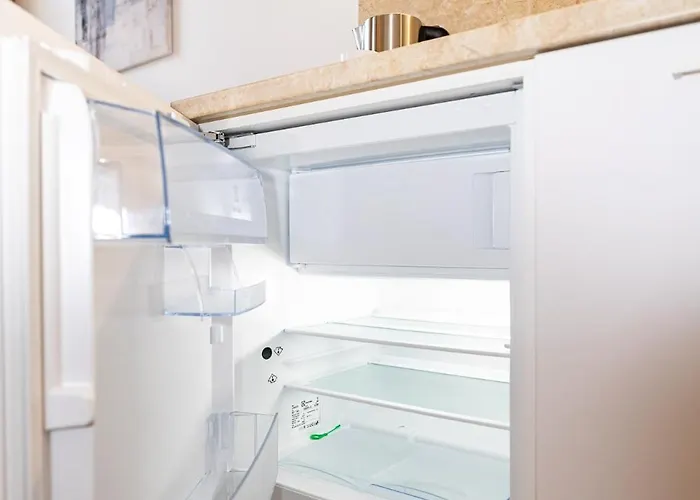 Cohost I Brand New Apt, W-ac In A Location Butas